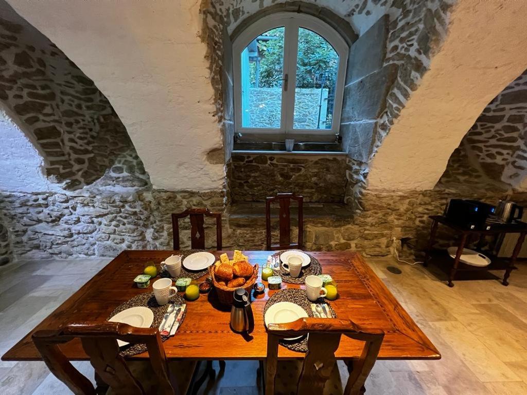 Sci Les Remparts De Mirepoix Bed and Breakfast Mirepoix  Exterior foto